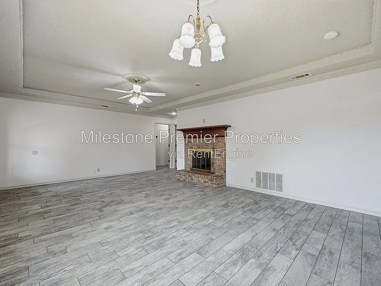 1908 Paula Dr — Photo 7