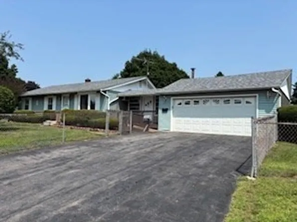 14 Squire Ln, Bellingham, MA 02019