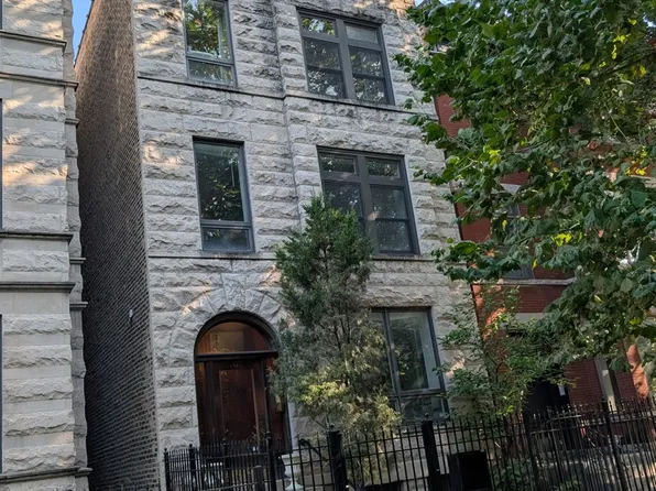 902 W Newport Ave, Chicago, IL 60657