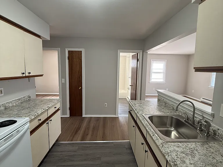 220 Glen Haven Rd #D — Photo 7