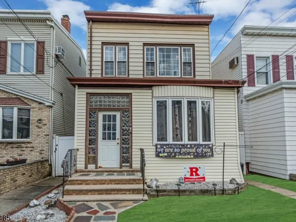 662 Avenue, Bayonne City, NJ 07002