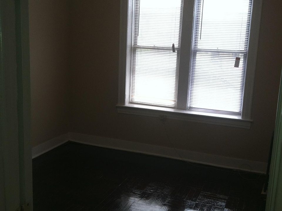 2nd image of 4338 40th St APT 1B