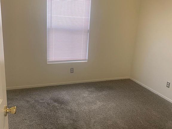 3rd image of 8448 Twinkling Topaz Ave