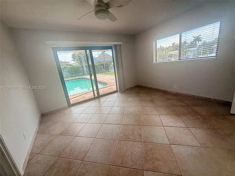 2730 NE 7th St — Photo 5