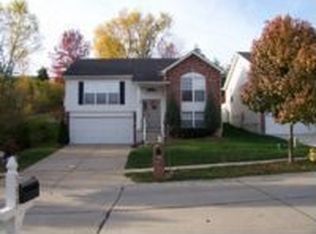 532 Winter Bluff Dr, Fenton, MO