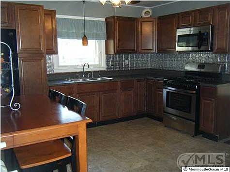 5th image of 821 New Jersey Ave