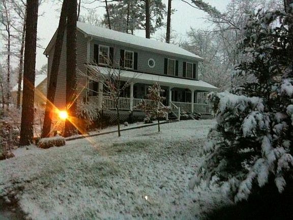 2nd image of 220 Lexington Dr