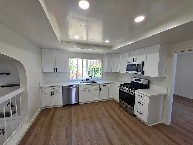 8831 Sailport Dr — Photo 6