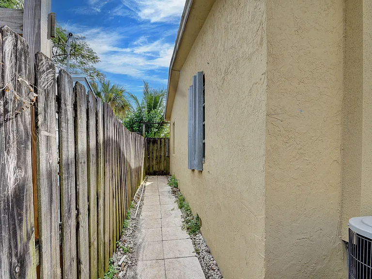 511 Minnesota St — Photo 30