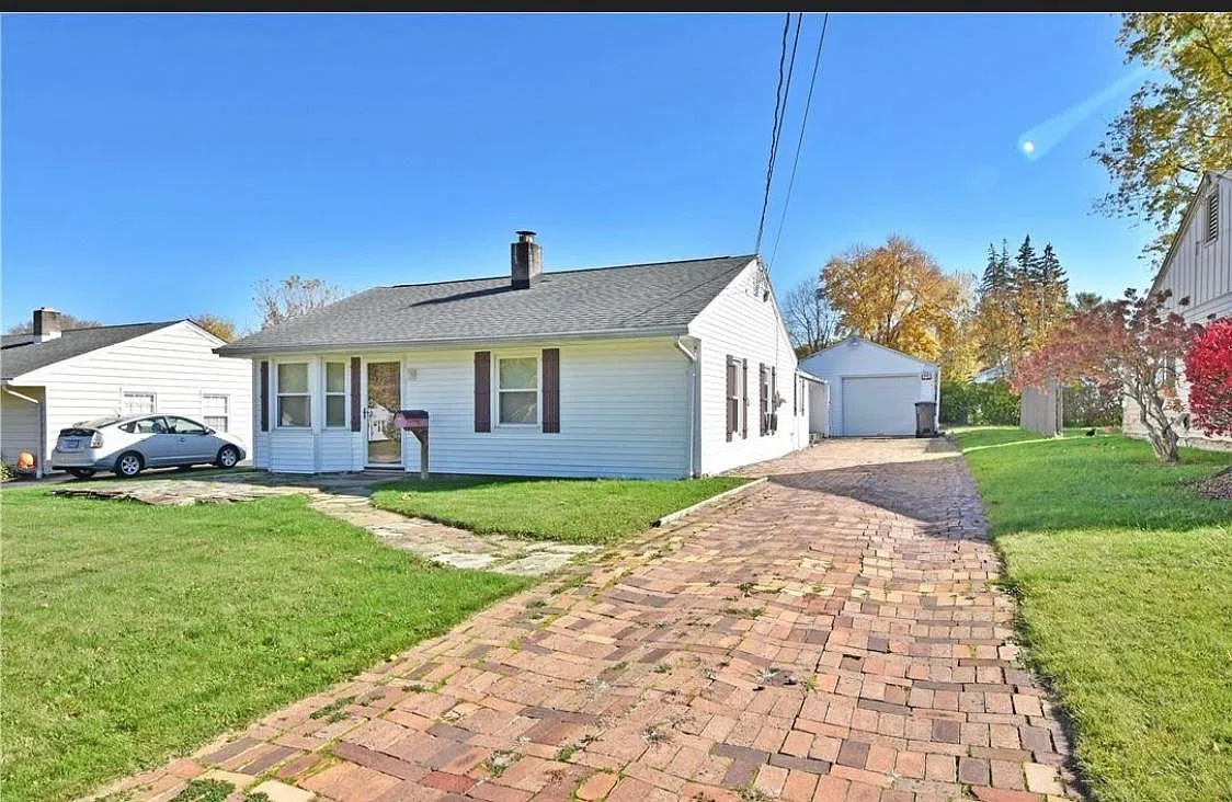 7443 Oregon Trl — Photo 1