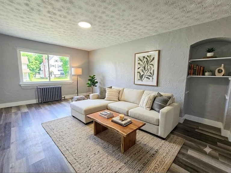 1906 Elsmere Ave #2 — Photo 2