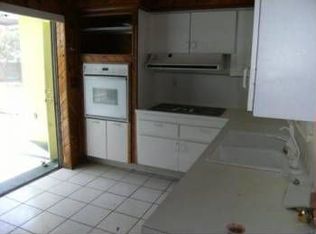 700 NE 155th Ter, Miami, FL 33162