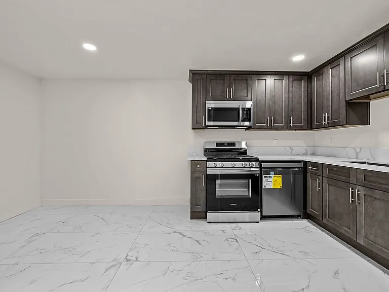 6248 Dorothy Dr — Photo 2