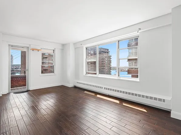 570 Grand St APT H1304, Manhattan, NY 10002