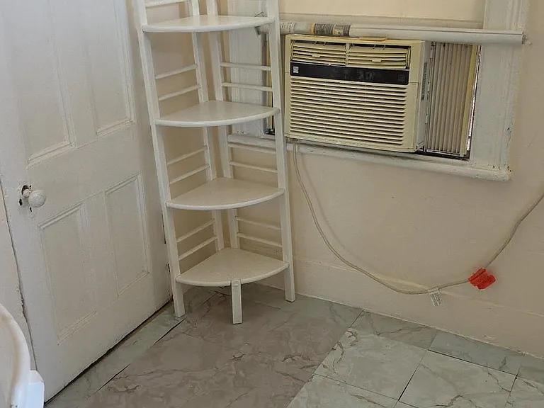 213 Slater St #2 — Photo 5