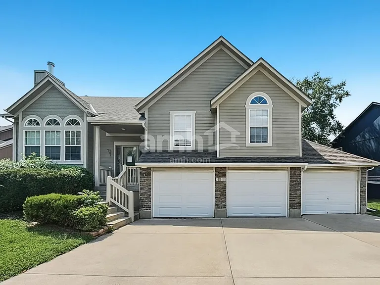 2105 SW Eyrie Rd — Photo 1