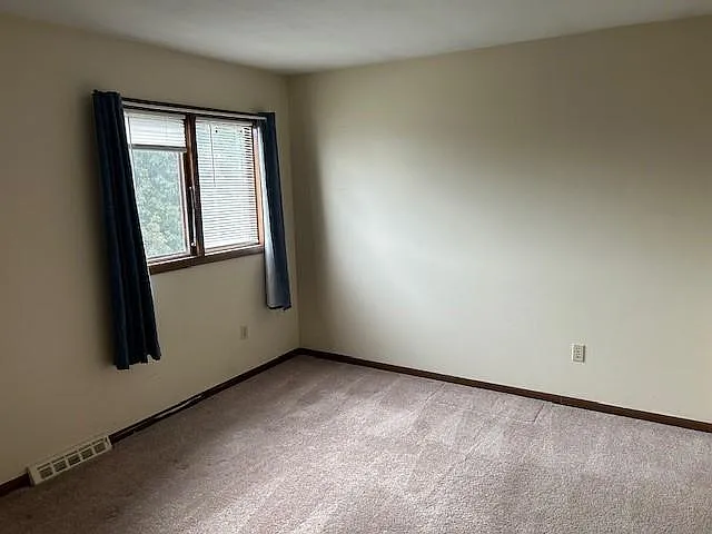 2226 Court St #8 — Photo 6