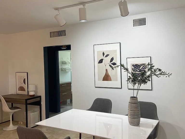2404 NE 33rd Ave #4 — Photo 6