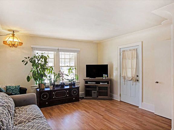 5th image of 147 Bowne St NE