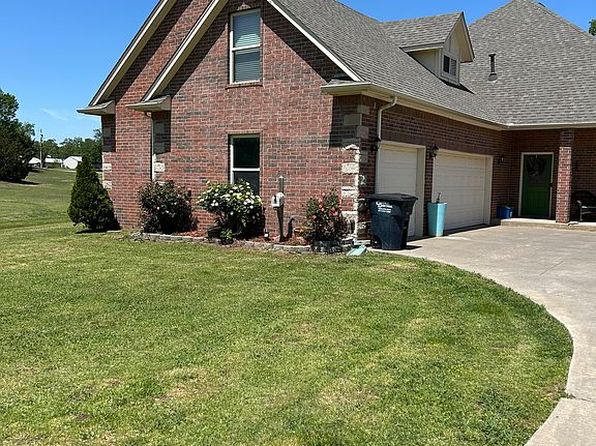 73 Sonata Ln