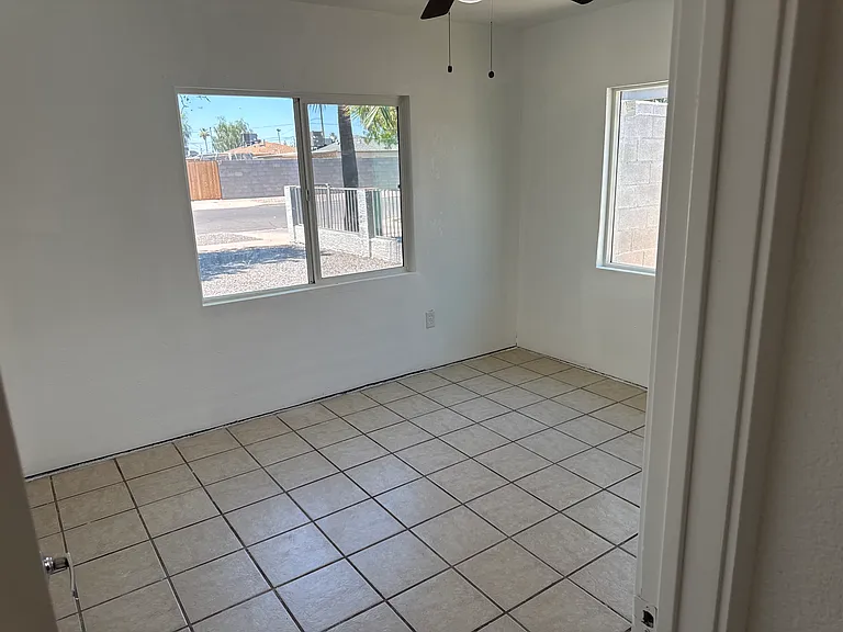581 N Colorado St #1 — Photo 2