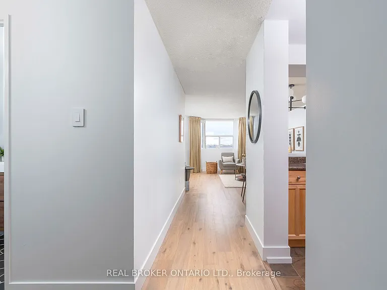 3845 Lake Shore Blvd W #1601 — Photo 2