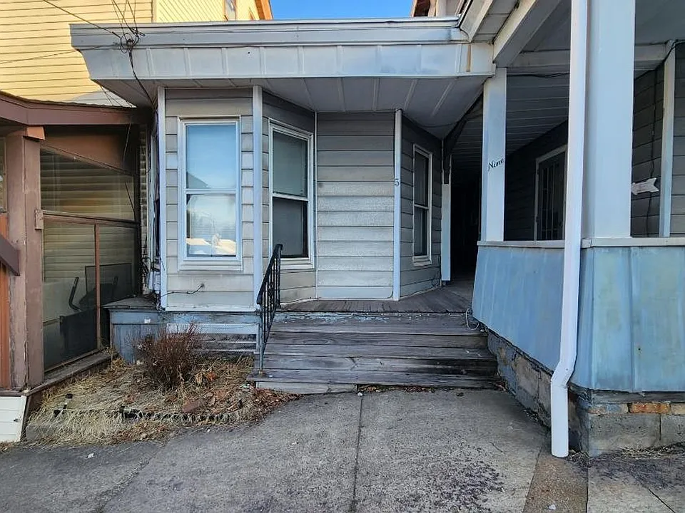 9 E Main St #1-5