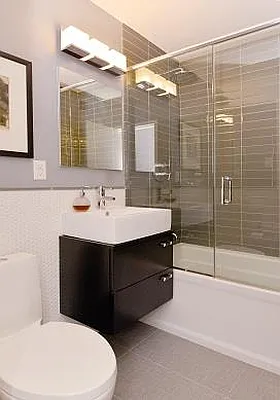 Sold by R New York | media 2