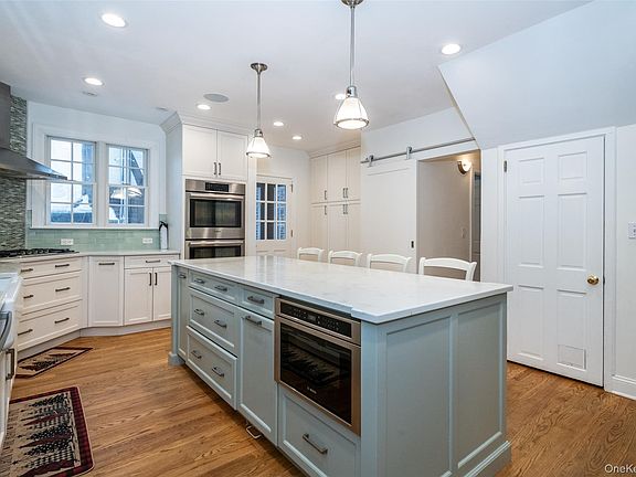 3rd image of 18 Bailey Place