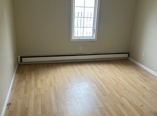 216 3rd St #4, Elizabethport, NJ 07206