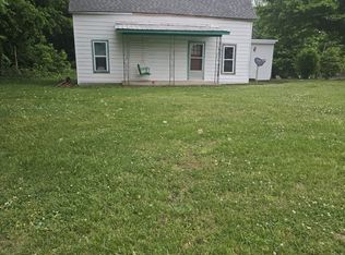 995 Railroad St, Burns, TN 37029