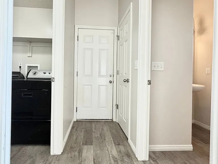 6353 W Passenger Ln — Photo 4
