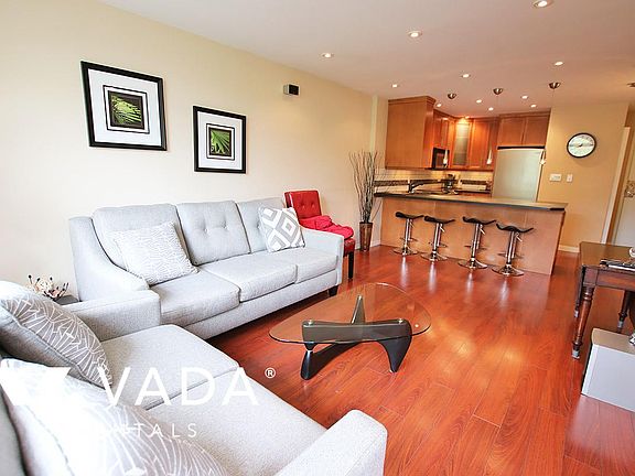 3rd image of 1010 Chilco St #402
