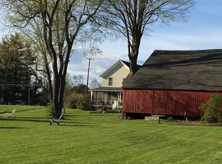 27 Maple St, Northfield, MA 01360