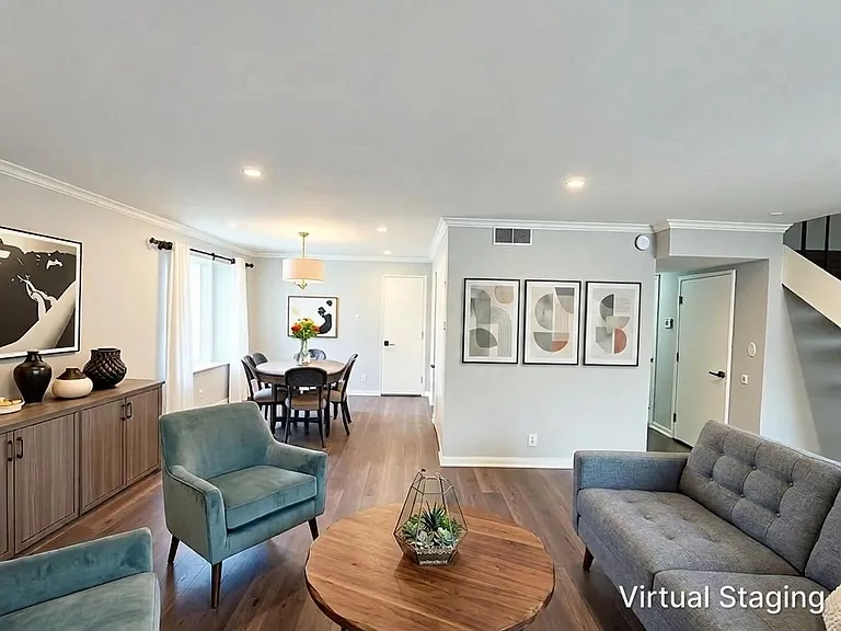 872 Cabot Ln — Photo 2