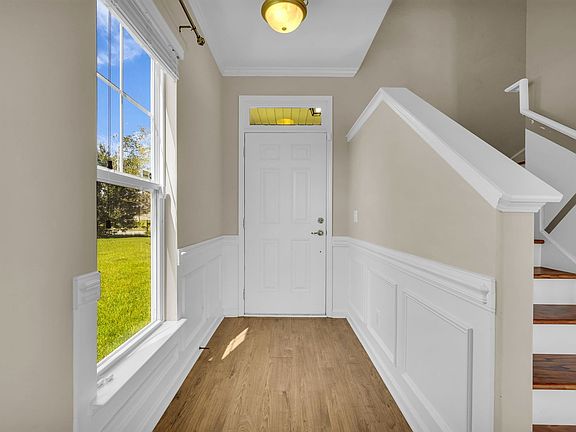 4th image of 173 Brickhill Cir