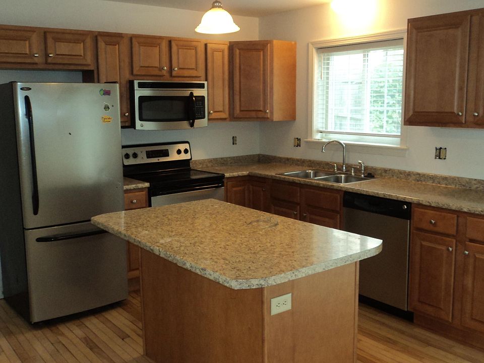 2nd image of 4 Garrison Way #4