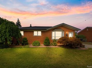 29347 Palomino Dr, Warren, MI