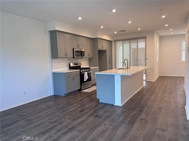 8141 Garden Park St — Photo 5