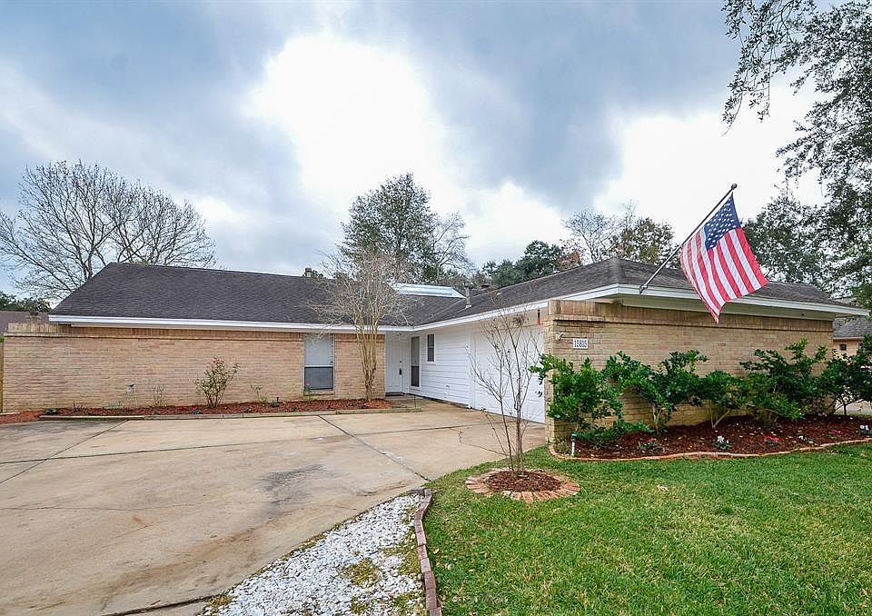 1st image of 15815 Boulder Oaks Dr