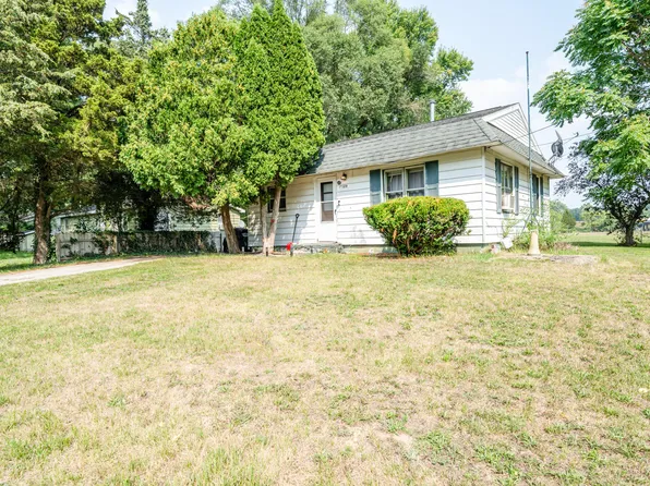 4129 Riverside Rd, Benton Harbor, MI 49022