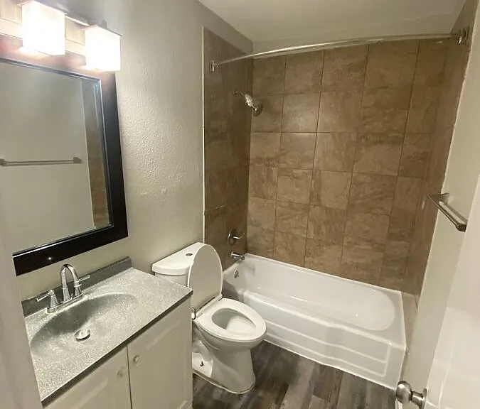 1729 Cox St — Photo 405