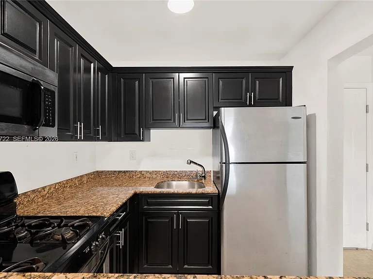 14500 SW 88th Ave #217 — Photo 15