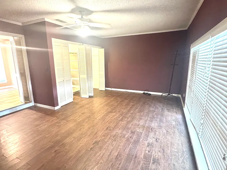 2211 Clay St — Photo 13