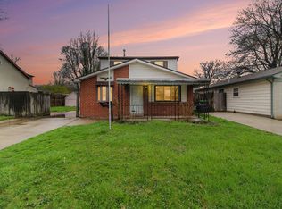 7236 Vivian St, Taylor, MI 48180