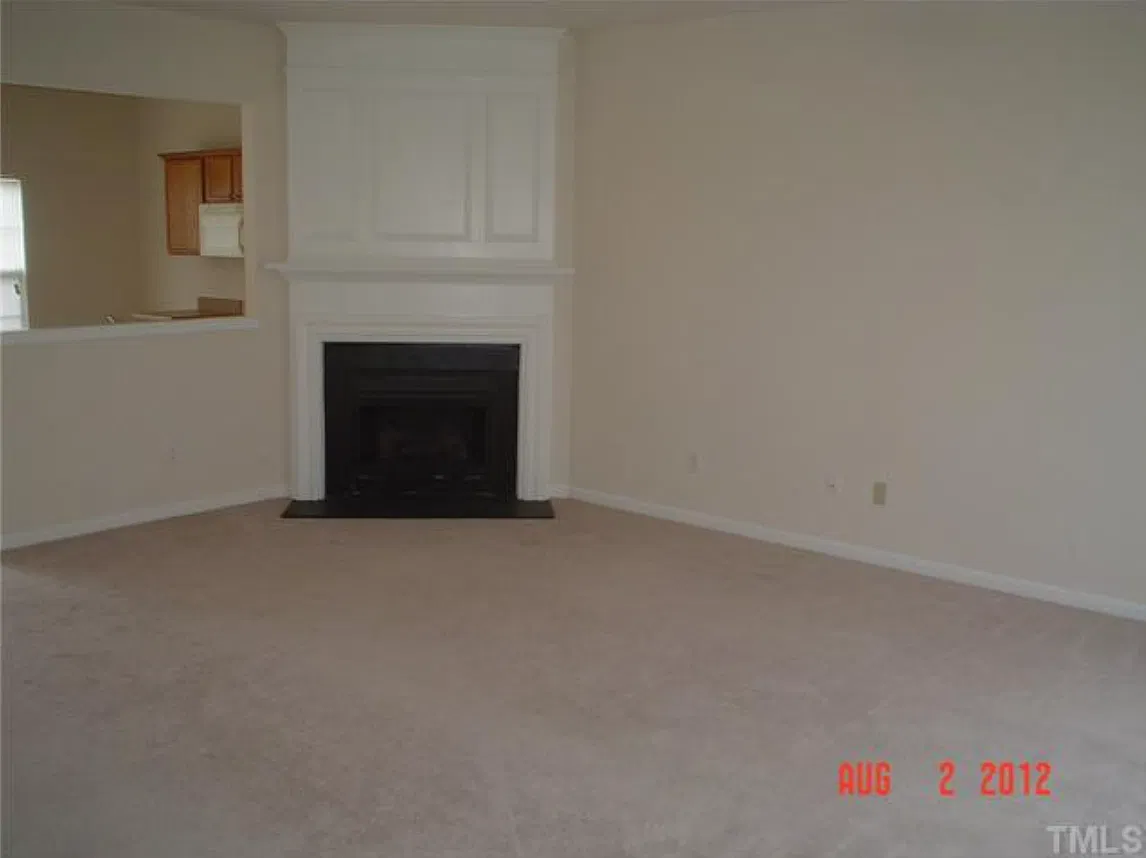 3 bed, 2.5 bath, 1386 sqft, $1,525 — Photo 4