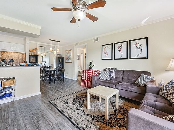 3rd image of 904 University Oaks Blvd APT 52