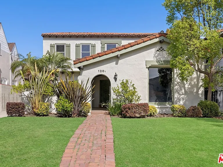120 S Poinsettia Pl — Photo 1