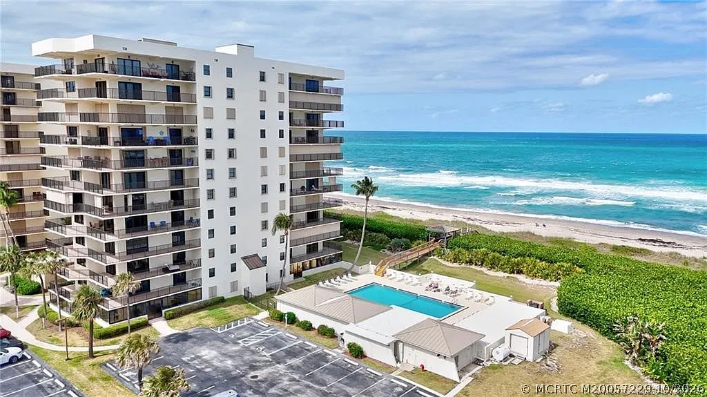 2 bed, 2.0 bath, 1372 sqft, $5,000 — Photo 1