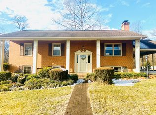 35 Stoneview Cir, Lexington, VA 24450